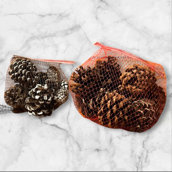 Ceramic Holiday House with Pine Cones - Picture 5 of 7